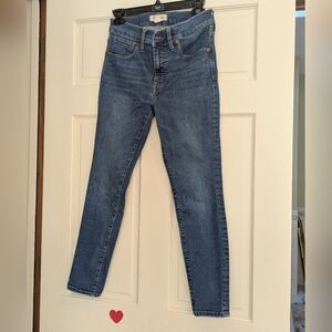 Madewell | Mid-Rise Skinny Jeans in Pendale Wash